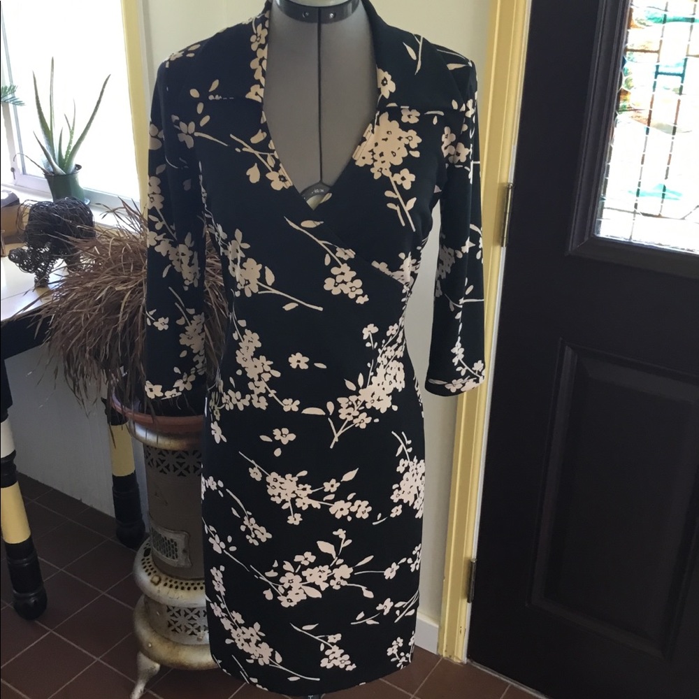 3/4 sleeve back and cream dress